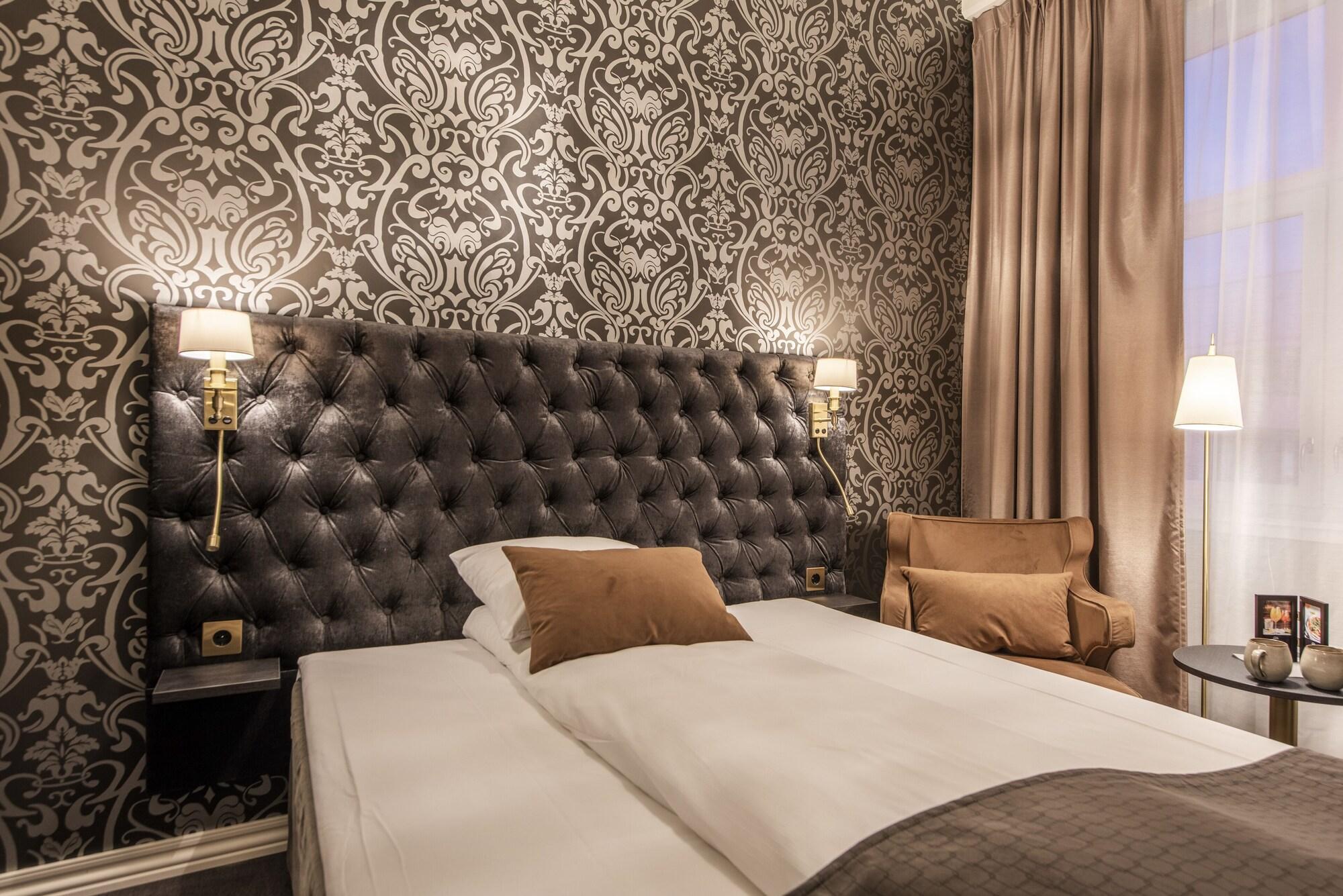 Home Hotel Grand Gjovik Luaran gambar