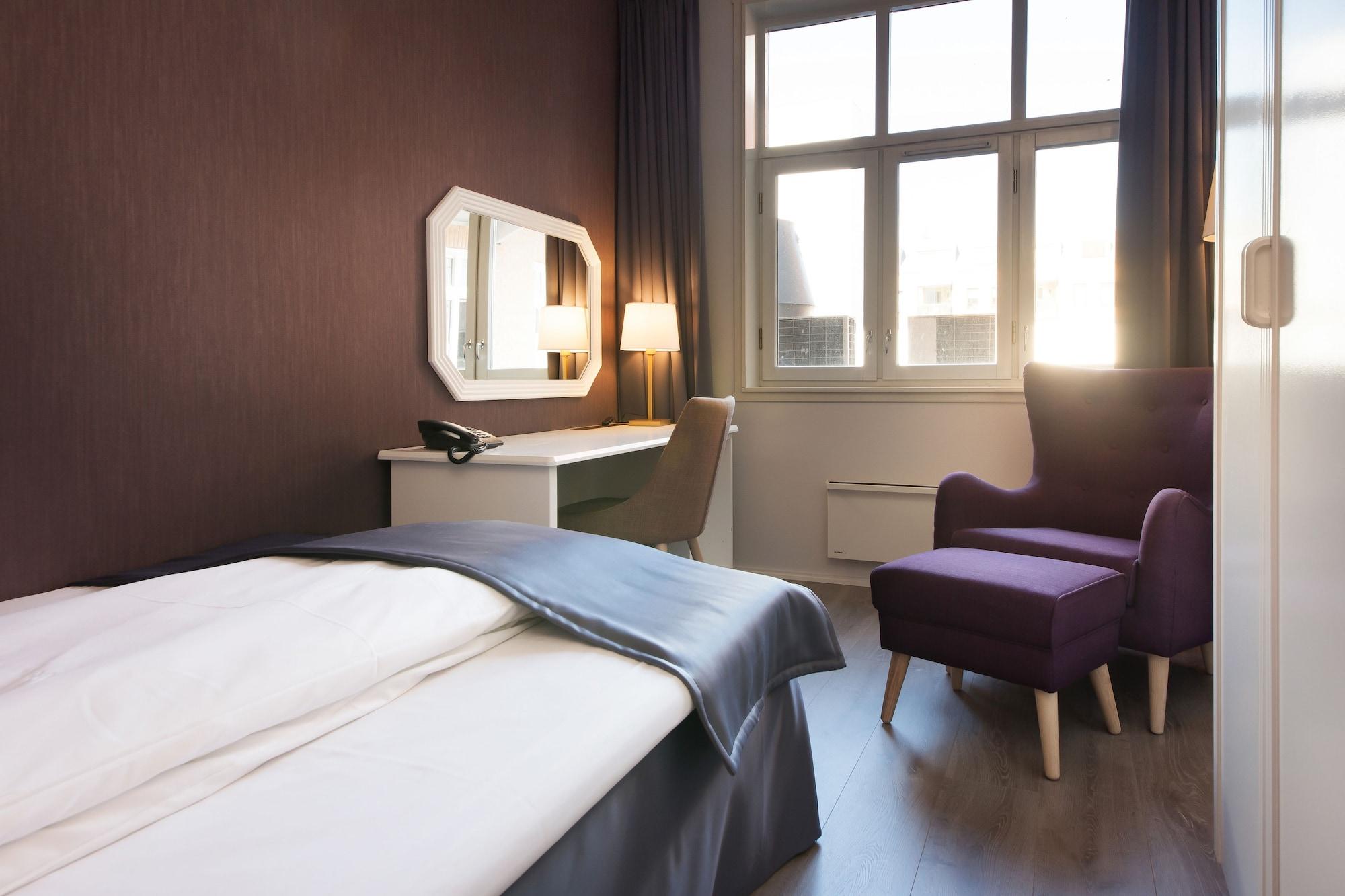 Home Hotel Grand Gjovik Luaran gambar
