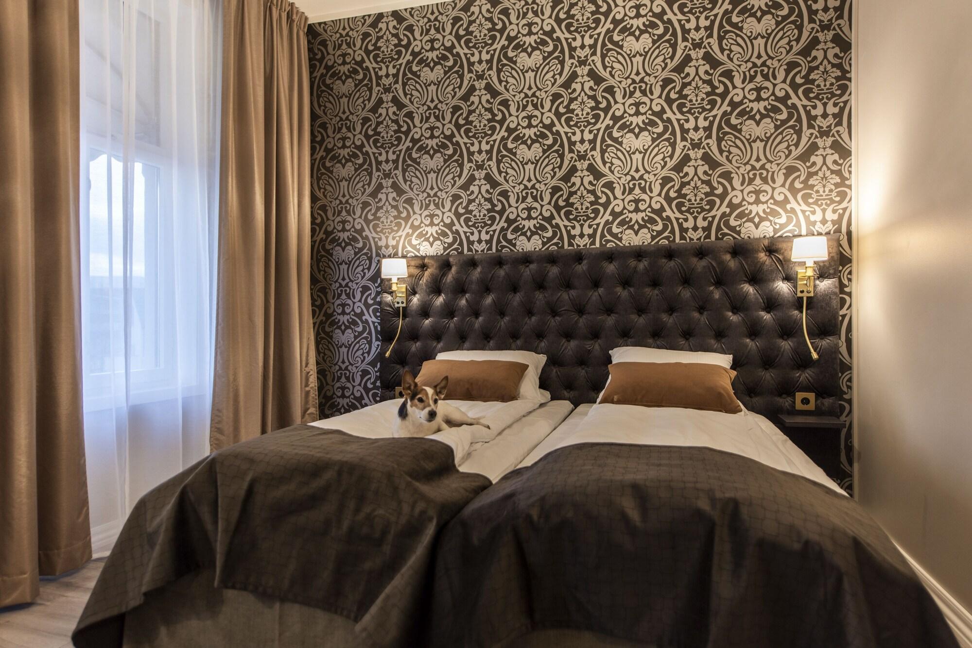 Home Hotel Grand Gjovik Luaran gambar