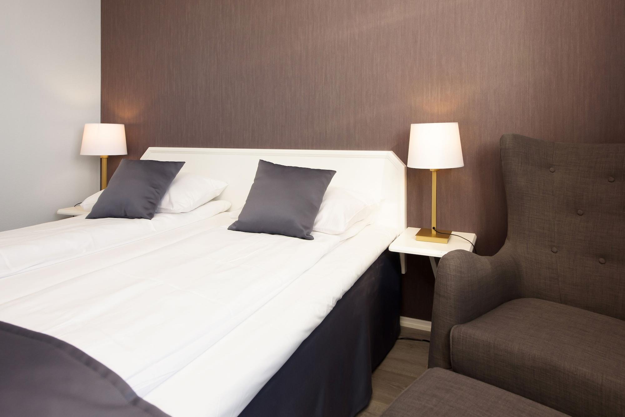 Home Hotel Grand Gjovik Luaran gambar