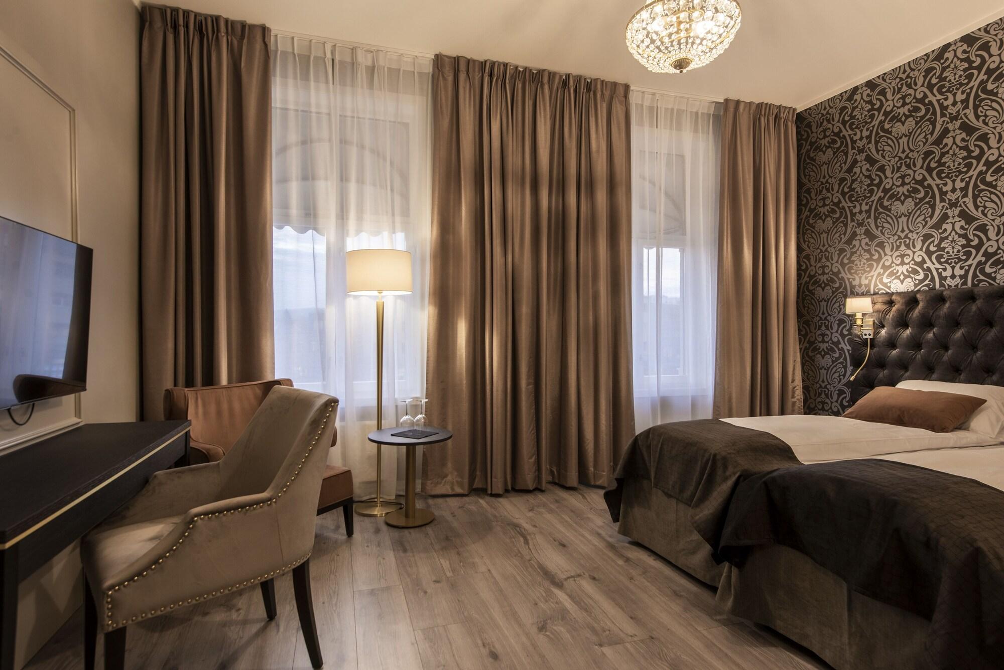 Home Hotel Grand Gjovik Luaran gambar